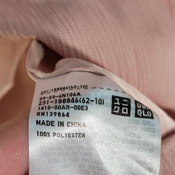 UNIQLO Pink Crinkle Oversized Boxy Short Sleeve Key Hole Back Blouse Crew Neck S - Picture 3 of 7